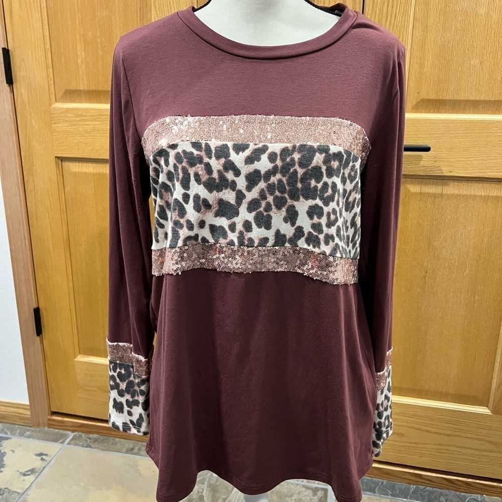 Vanilla Bay Leopard Sequin Colorblock Long Sleeve Top Mauve M